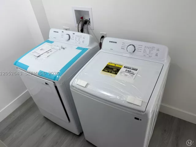 Продажа дома по адресу 13885 NW 5th Ave - фото 8887259