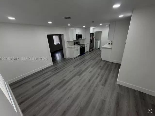Продажа дома по адресу 13885 NW 5th Ave - фото 8887248