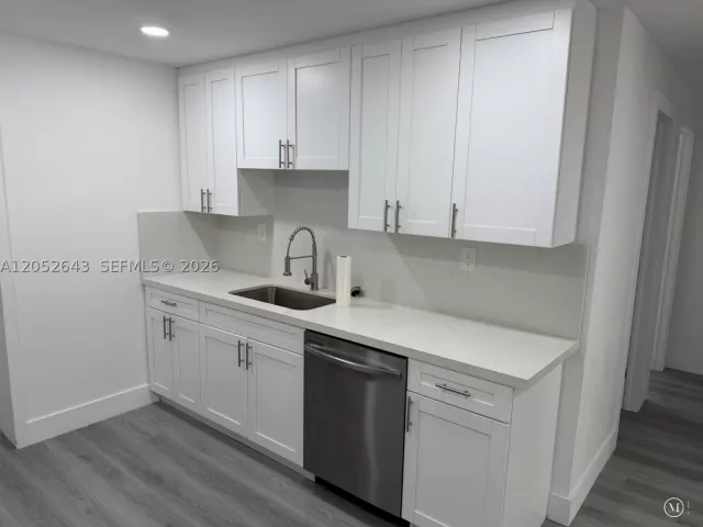 Продажа дома по адресу 13885 NW 5th Ave - фото 8887250