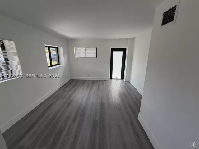 Продажа дома по адресу 13885 NW 5th Ave - фото 8887252