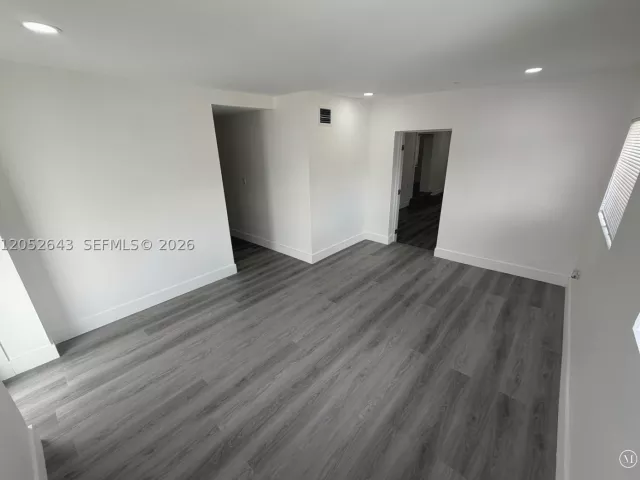 Продажа дома по адресу 13885 NW 5th Ave - фото 8887253