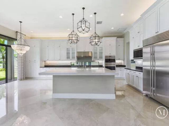 Продажа дома по адресу 16751 PICARDY Way - фото 8912118