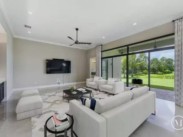 Продажа дома по адресу 16751 PICARDY Way - фото 8912120