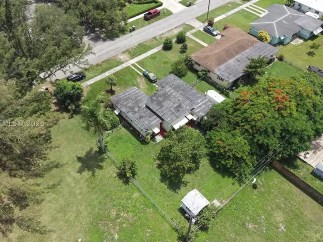 Продажа дома по адресу 27 NW 18th St - фото 8888304