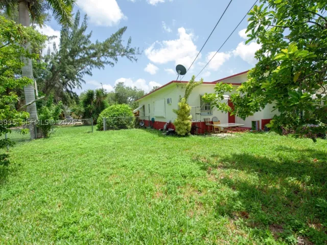 Продажа дома по адресу 27 NW 18th St - фото 8888305