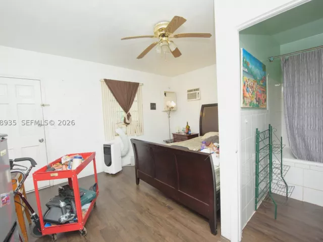 Продажа дома по адресу 27 NW 18th St - фото 8888311