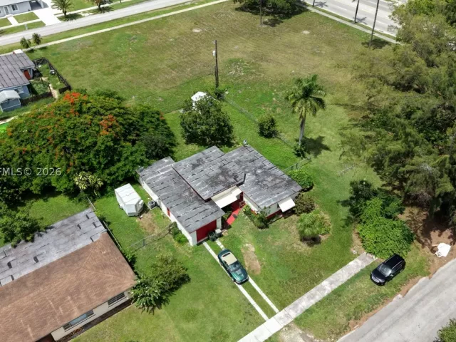 Продажа дома по адресу 27 NW 18th St - фото 8888299