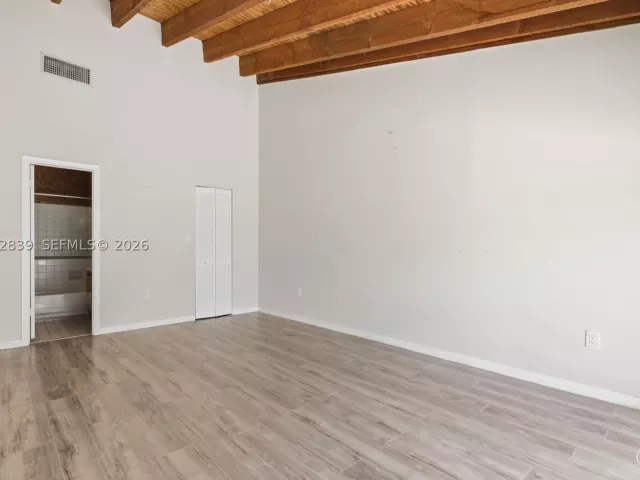Продажа дома по адресу 10680 Cherry Ave - фото 8910057