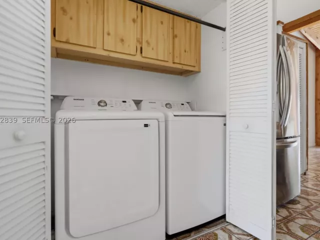 Продажа дома по адресу 10680 Cherry Ave - фото 9208828