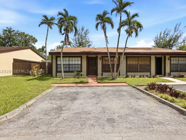 Продажа дома по адресу 10680 Cherry Ave - фото 9208842