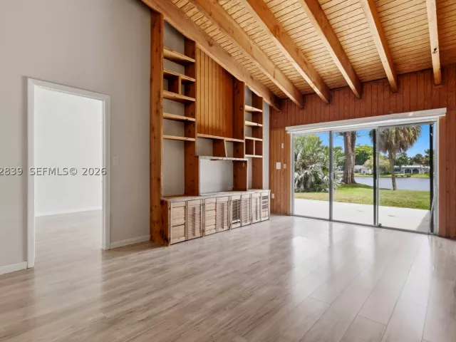 Продажа дома по адресу 10680 Cherry Ave - фото 8910043