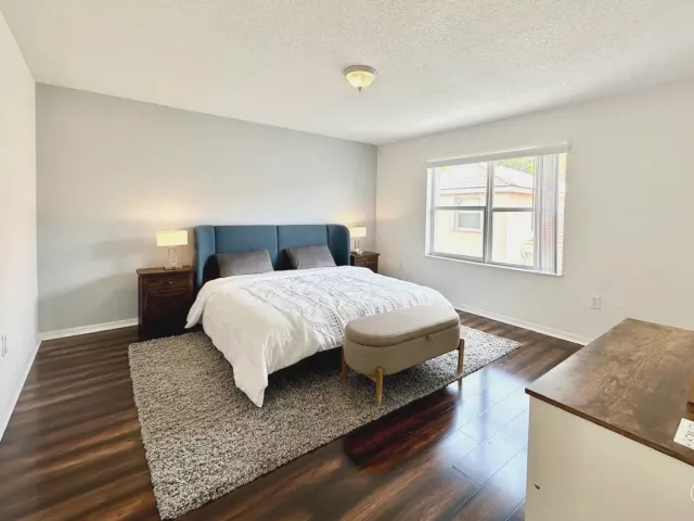 Продажа дома по адресу 639 NW 130th Way - фото 8912333