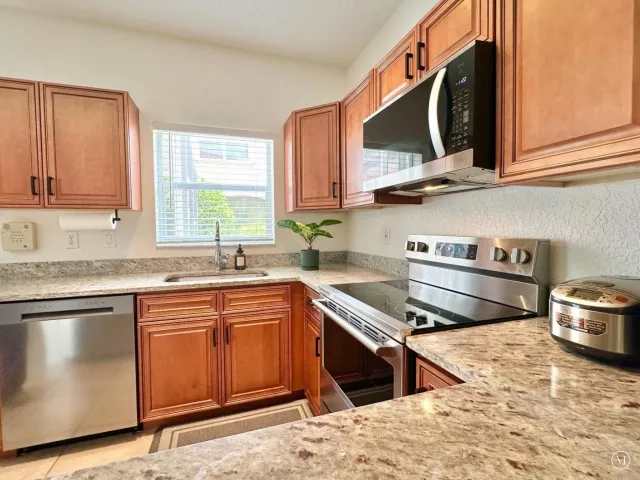 Продажа дома по адресу 639 NW 130th Way - фото 8912324