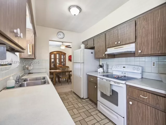 Продажа дома по адресу 225 NW 15th St - фото 8888645