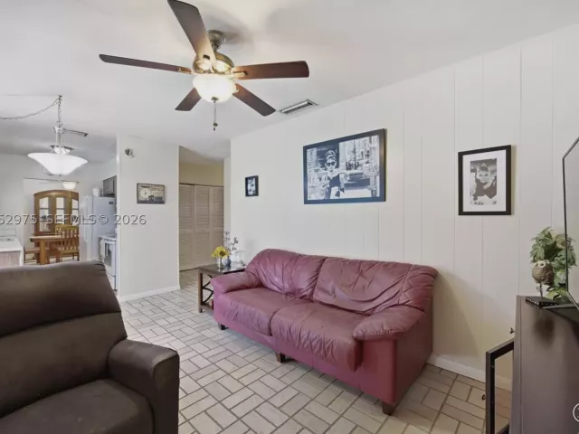 Продажа дома по адресу 225 NW 15th St - фото 8888647