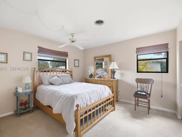 Продажа дома по адресу 225 NW 15th St - фото 8888648