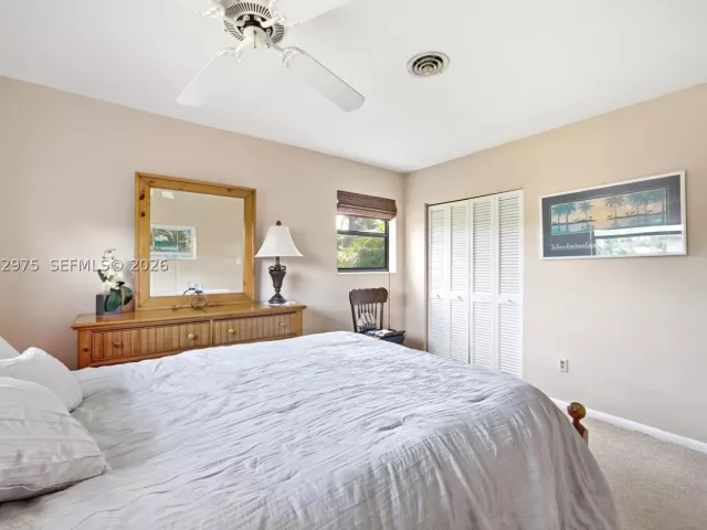 Продажа дома по адресу 225 NW 15th St - фото 8888649