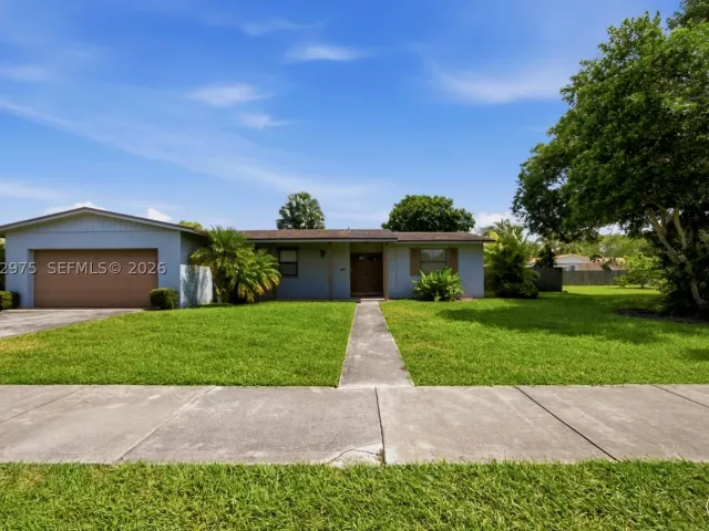 Продажа дома по адресу 225 NW 15th St - фото 8888636