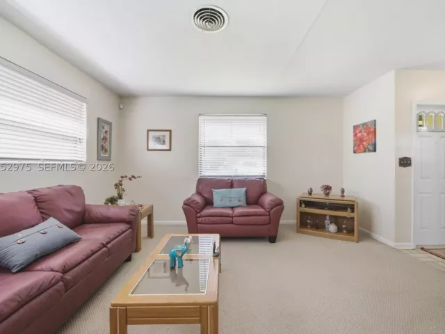 Продажа дома по адресу 225 NW 15th St - фото 8888642