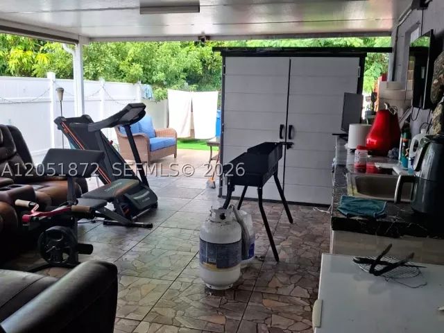 Продажа дома по адресу 4331 SW 23rd Ct - фото 9269659