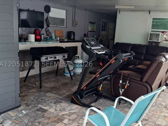 Продажа дома по адресу 4331 SW 23rd Ct - фото 9269661