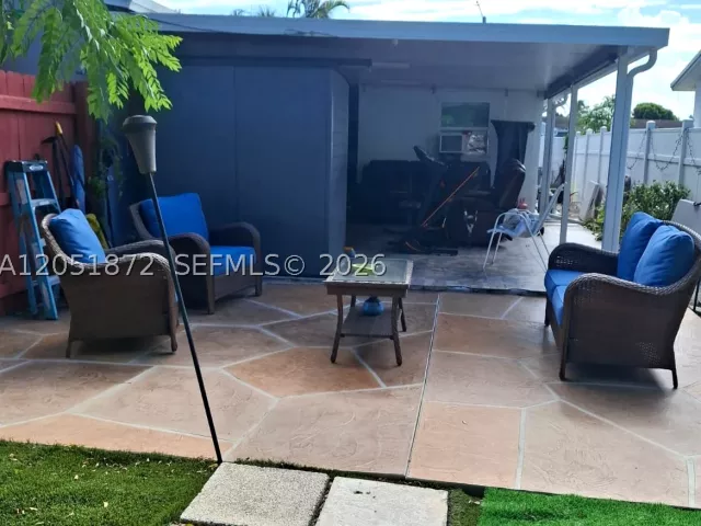 Продажа дома по адресу 4331 SW 23rd Ct - фото 9269663