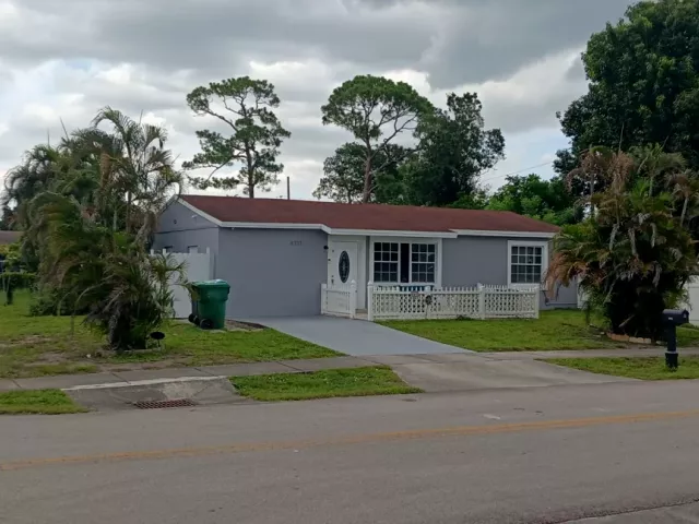 Продажа дома по адресу 4331 SW 23rd Ct - фото 9269648