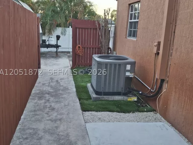 Продажа дома по адресу 4331 SW 23rd Ct - фото 9269666