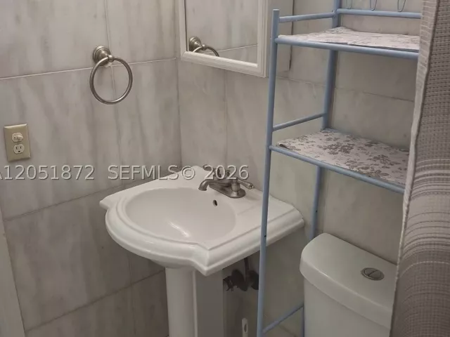Продажа дома по адресу 4331 SW 23rd Ct - фото 9269673