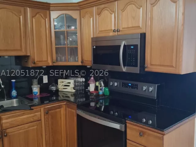 Продажа дома по адресу 4331 SW 23rd Ct - фото 9269654