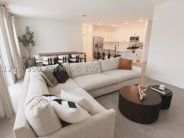 Продажа дома по адресу 12753 SW 213th Ter - фото 8888542