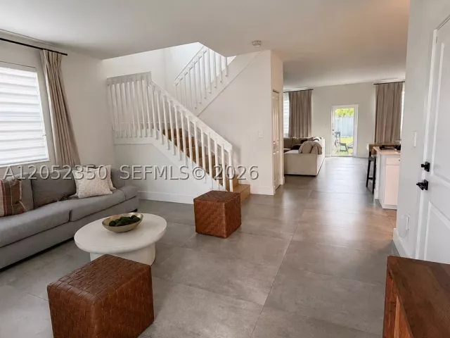 Продажа дома по адресу 12753 SW 213th Ter - фото 8888536