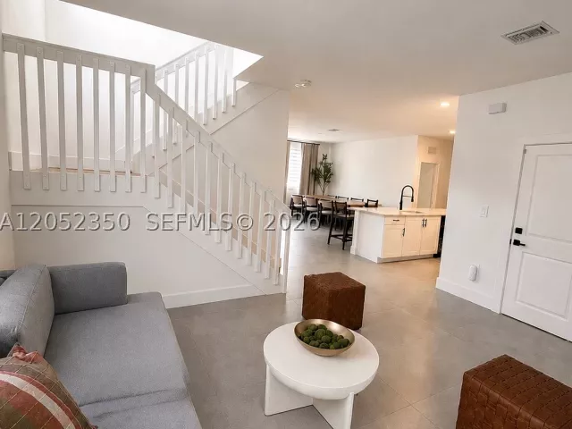 Продажа дома по адресу 12753 SW 213th Ter - фото 8888537
