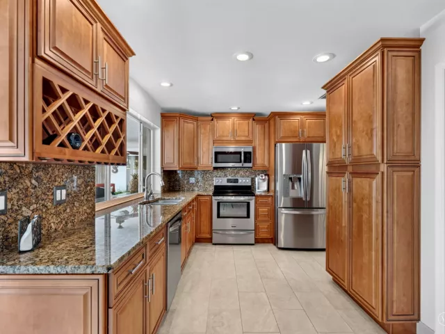 Продажа дома по адресу 1517 SE 14TH Street - фото 9274442
