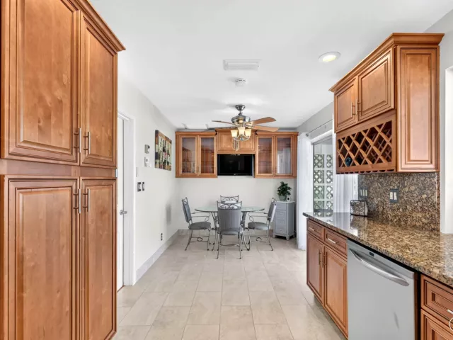 Продажа дома по адресу 1517 SE 14TH Street - фото 9274444