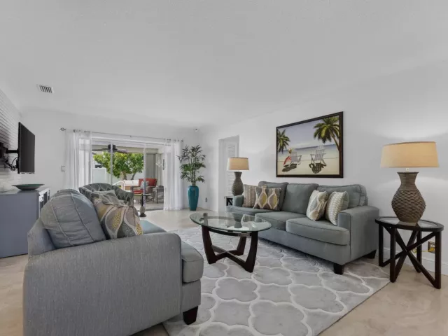 Продажа дома по адресу 1517 SE 14TH Street - фото 9274430