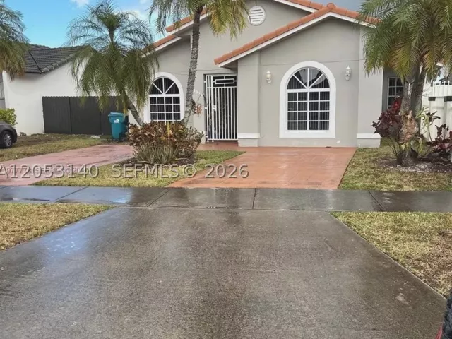 Продажа дома по адресу 4911 SW 142nd Pl - фото 8888553