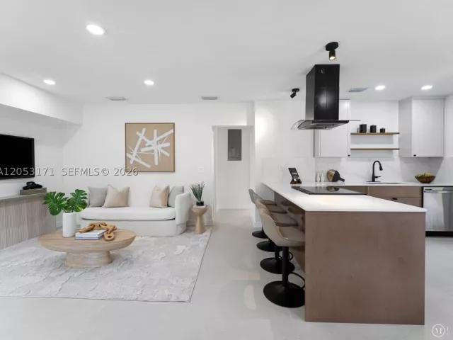 Продажа дома по адресу 1014 SW 20th St - фото 8918211