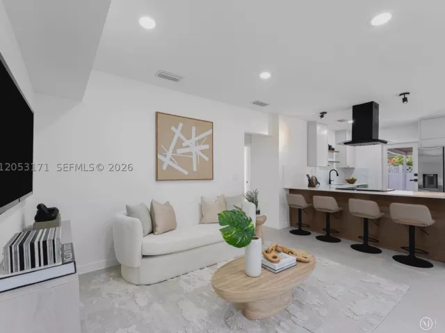 Продажа дома по адресу 1014 SW 20th St - фото 8918218