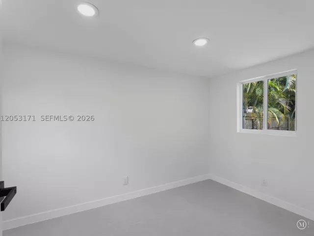 Продажа дома по адресу 1014 SW 20th St - фото 8918219