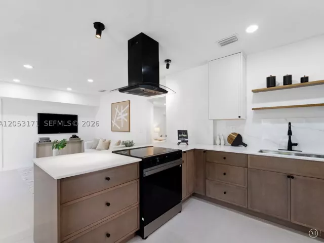 Продажа дома по адресу 1014 SW 20th St - фото 8918203