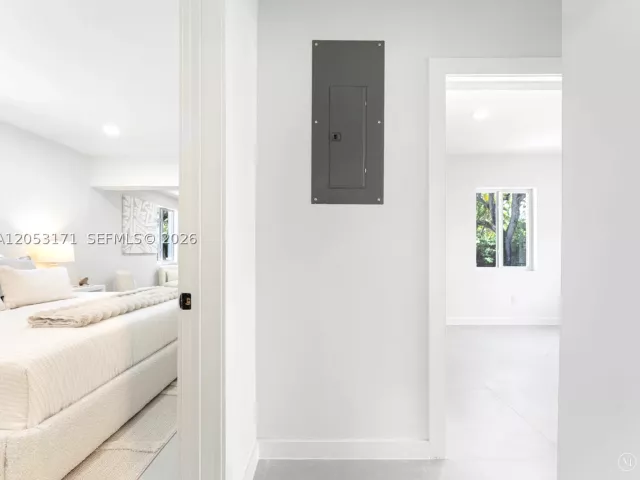 Продажа дома по адресу 1014 SW 20th St - фото 8918222