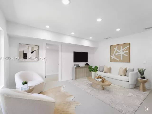 Продажа дома по адресу 1014 SW 20th St - фото 8918206