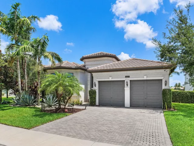 Продажа дома по адресу 16872 Pavilion Way - фото 8889126