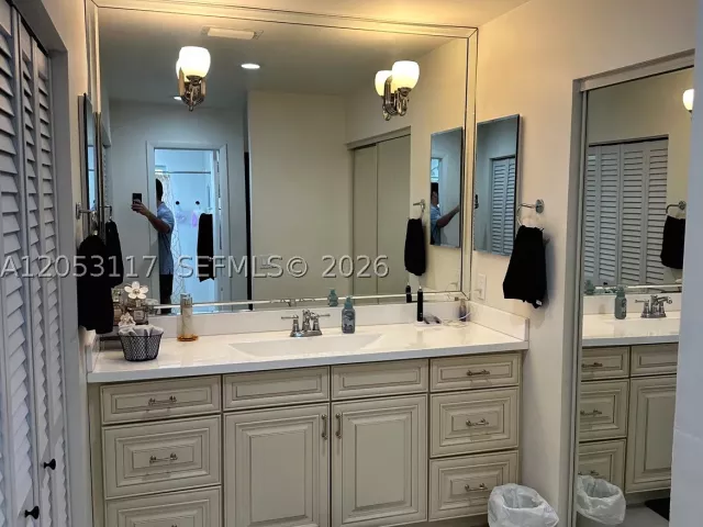 Продажа дома по адресу 5030 SW 149th Pl - фото 8929735