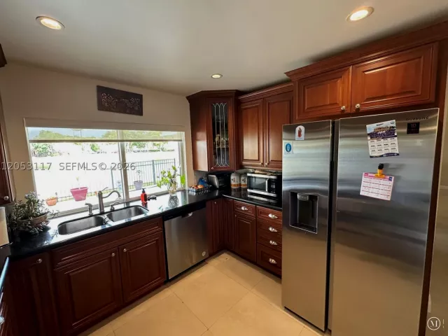 Продажа дома по адресу 5030 SW 149th Pl - фото 8929723