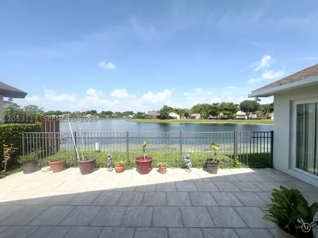 Продажа дома по адресу 5030 SW 149th Pl - фото 8929724