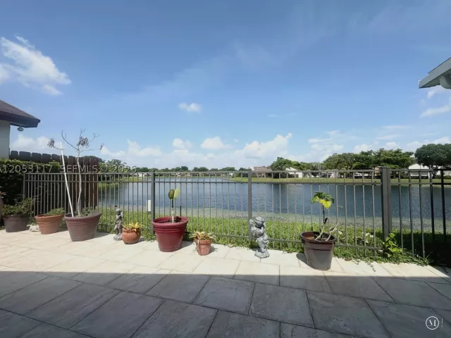 Продажа дома по адресу 5030 SW 149th Pl - фото 8929725
