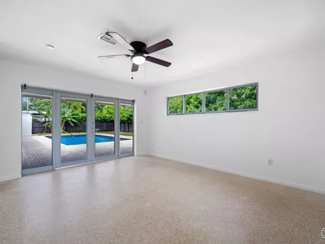 Продажа дома по адресу 19711 NE 21ST Court - фото 8889232
