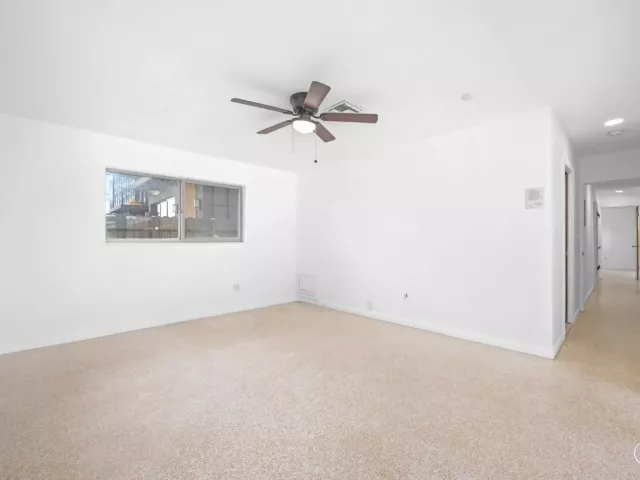 Продажа дома по адресу 19711 NE 21ST Court - фото 8889233